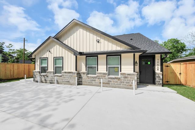 7066 Villa Street A, Houston, TX 77061