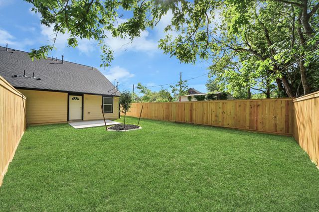 7066 Villa Street A, Houston, TX 77061