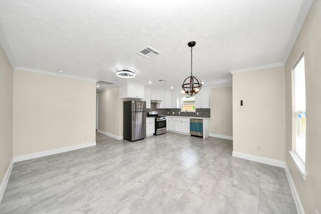 7066 Villa Street A, Houston, TX 77061