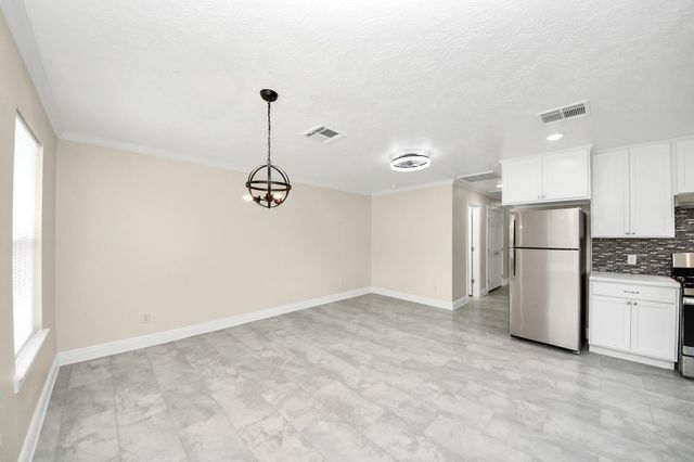 7066 Villa Street A, Houston, TX 77061