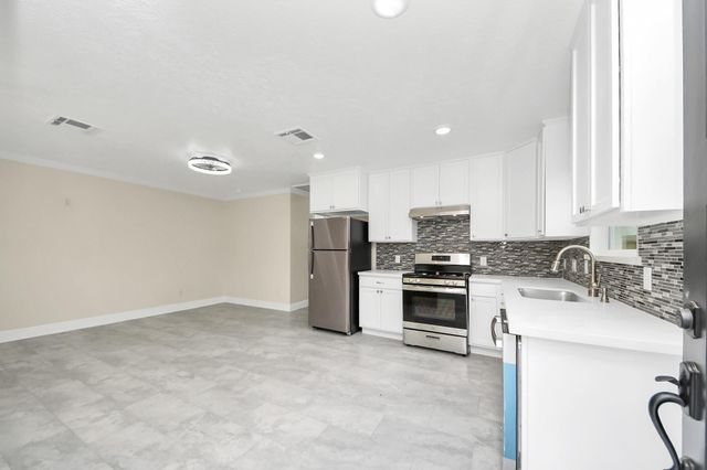 7066 Villa Street A, Houston, TX 77061