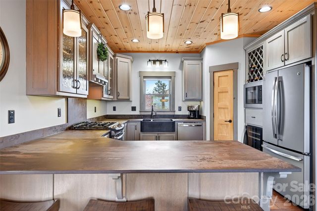 623 Mountain Vista Drive, Nebo, NC 28761