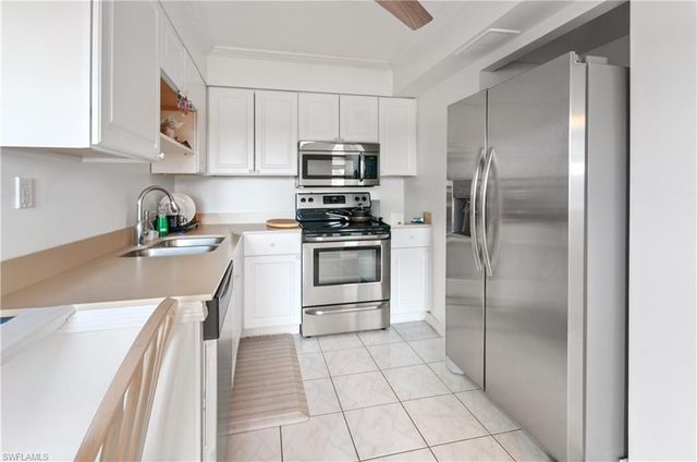 1538 Mainsail DR 5, Naples, FL 34114
