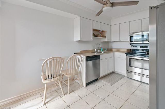 1538 Mainsail DR 5, Naples, FL 34114