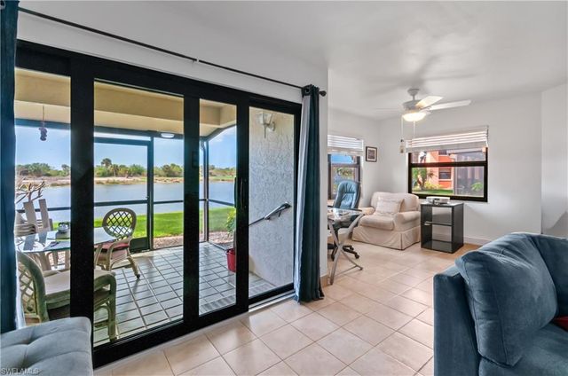 1538 Mainsail DR 5, Naples, FL 34114