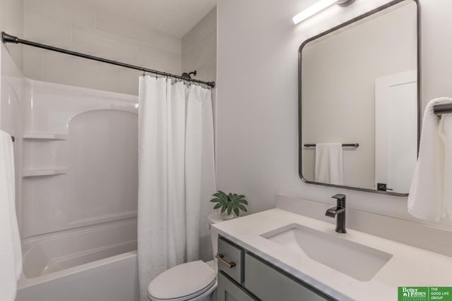 28574 Jessie Circle, Valley, NE 68064