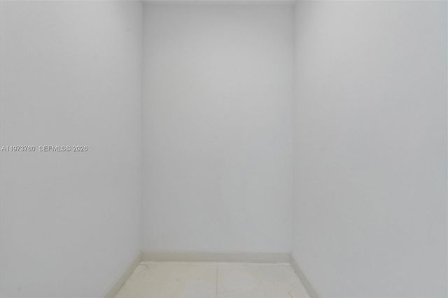 300 Biscayne Blvd Way 903, Miami, FL 33131