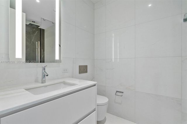 300 Biscayne Blvd Way 903, Miami, FL 33131