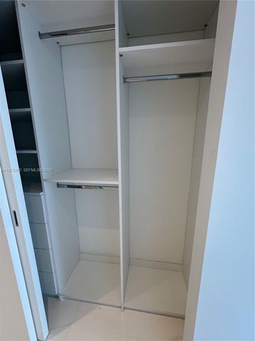 300 Biscayne Blvd Way 903, Miami, FL 33131