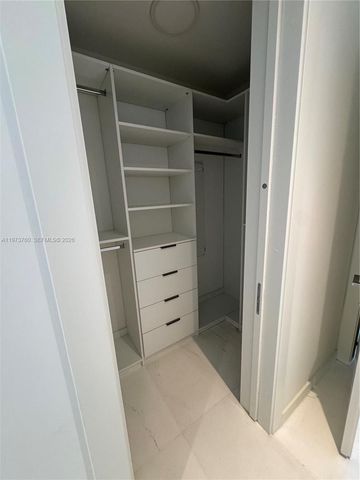 300 Biscayne Blvd Way 903, Miami, FL 33131