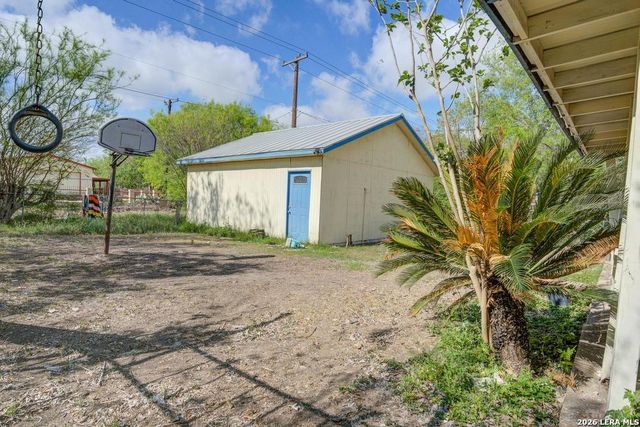 5434 Plumtree Dr, San Antonio, TX 78225