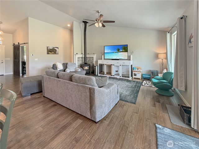 230 156th Lane SE, Tenino, WA 98589