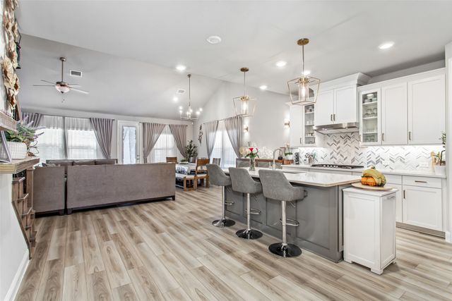 2437 Pinnacle Place, Corinth, TX 76210