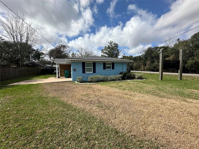 305 Miles Road, Bacliff, TX 77518