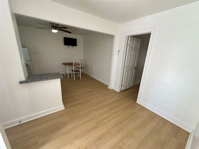 305 Miles Road, Bacliff, TX 77518