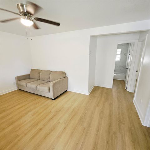 305 Miles Road, Bacliff, TX 77518