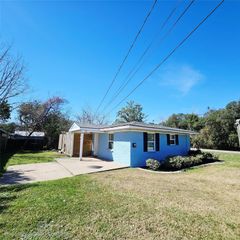 305 Miles Road, Bacliff, TX 77518