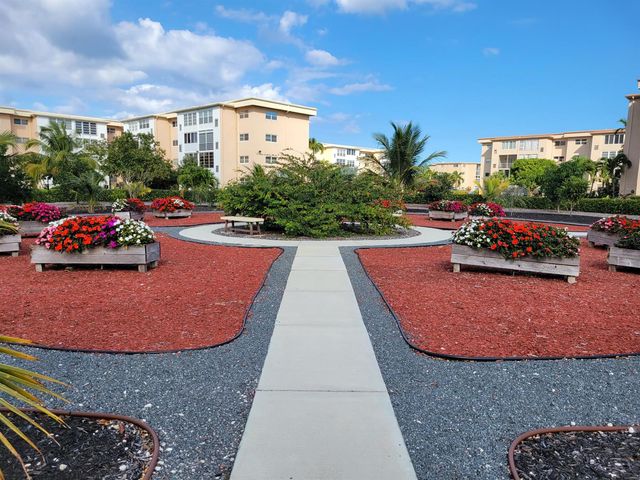 2600 NE 1st Lane 402, Boynton Beach, FL 33435