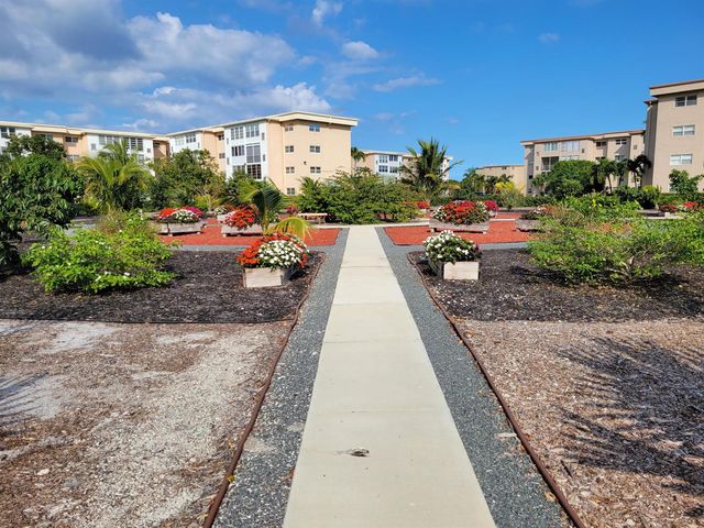2600 NE 1st Lane 402, Boynton Beach, FL 33435