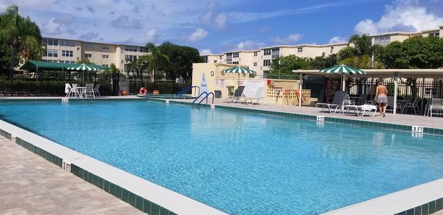 2600 NE 1st Lane 402, Boynton Beach, FL 33435