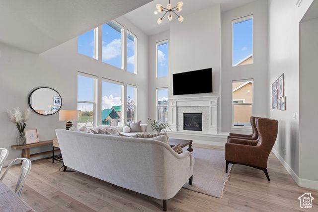 2226 S BETSYS WAY, Kaysville, UT 84037