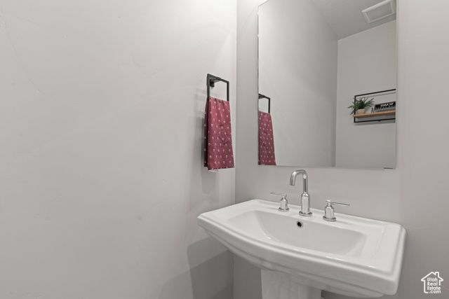 2226 S BETSYS WAY, Kaysville, UT 84037