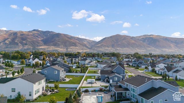 2226 S BETSYS WAY, Kaysville, UT 84037