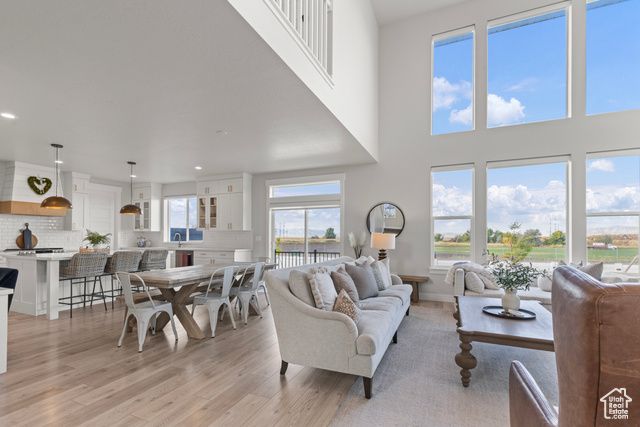 2226 S BETSYS WAY, Kaysville, UT 84037