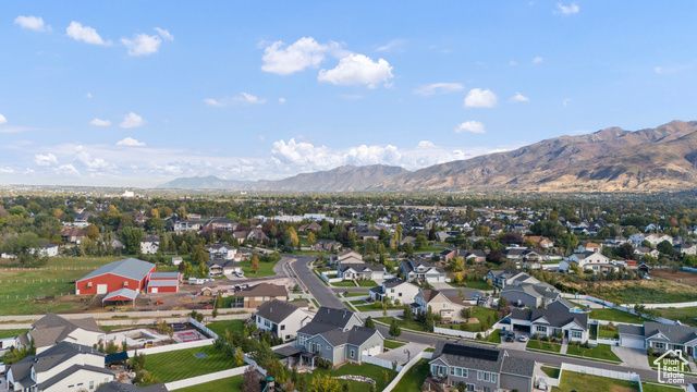 2226 S BETSYS WAY, Kaysville, UT 84037