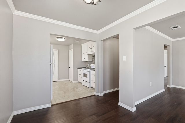 3201 McCart Avenue, Fort Worth, TX 76110