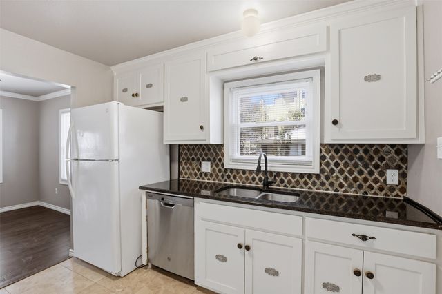 3201 McCart Avenue, Fort Worth, TX 76110