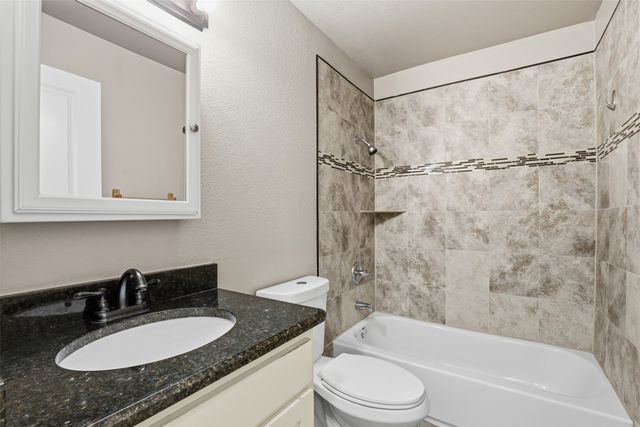 3201 McCart Avenue, Fort Worth, TX 76110