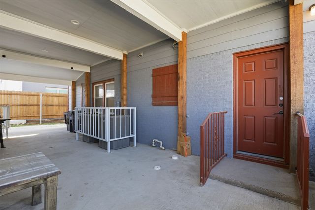 3201 McCart Avenue, Fort Worth, TX 76110