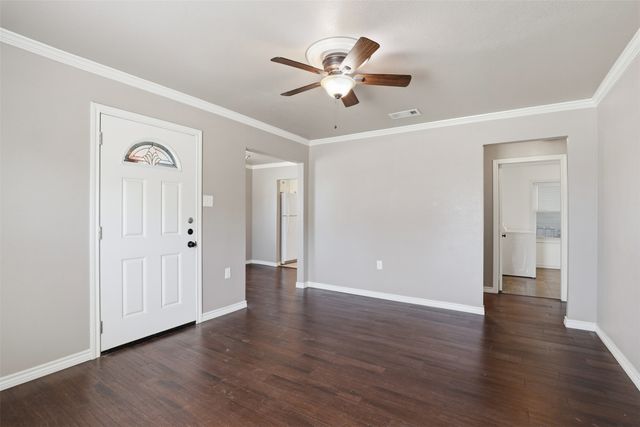 3201 McCart Avenue, Fort Worth, TX 76110