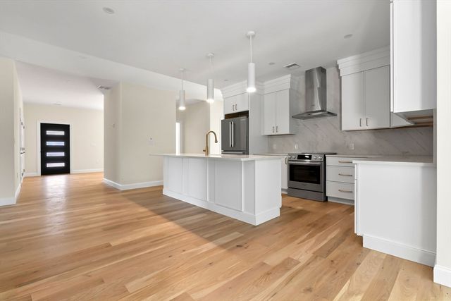 77 Farm St., Wakefield, MA 01880