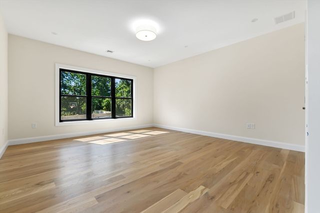 77 Farm St., Wakefield, MA 01880