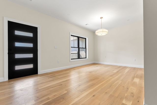 77 Farm St., Wakefield, MA 01880