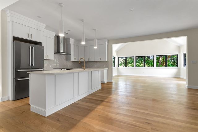 77 Farm St., Wakefield, MA 01880