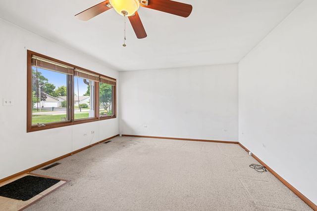 711 Harmony Court, North Aurora, IL 60542