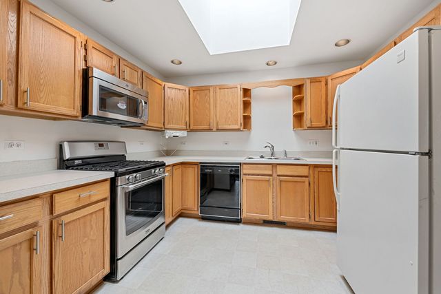 711 Harmony Court, North Aurora, IL 60542