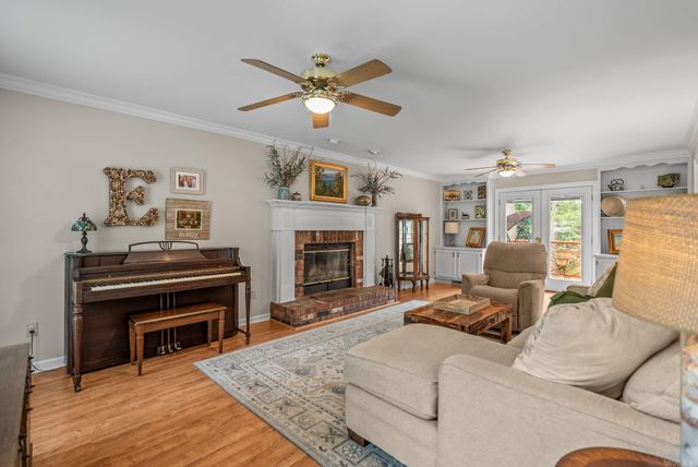 4611 Old Oak Drive, Little Rock, AR 72223