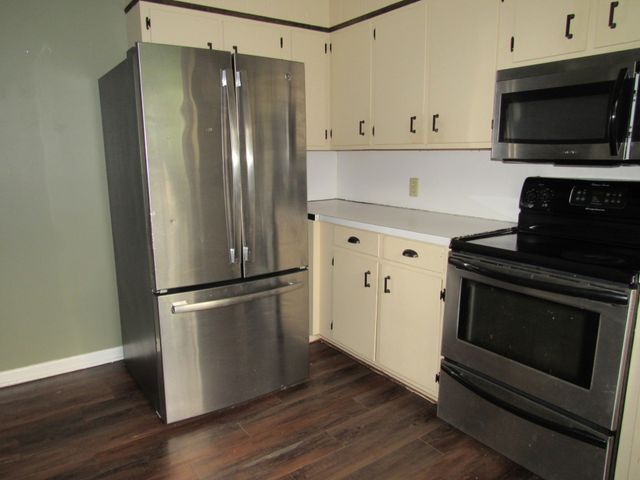 1842 Holloway Cir, Lebanon, TN 37090