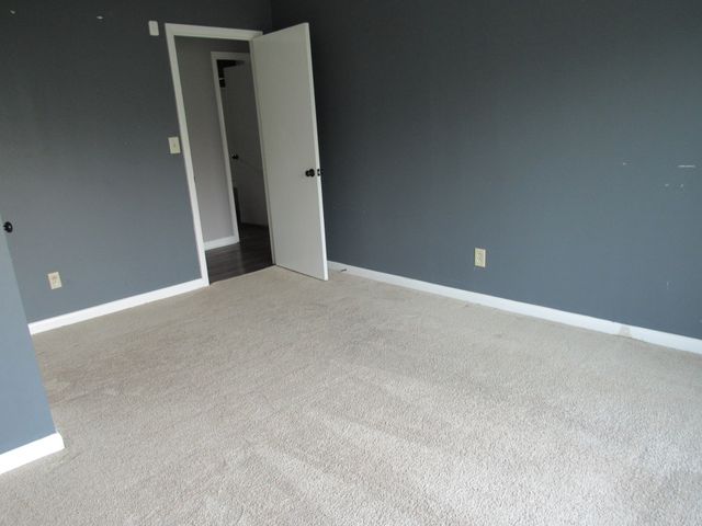 1842 Holloway Cir, Lebanon, TN 37090