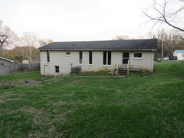 1842 Holloway Cir, Lebanon, TN 37090