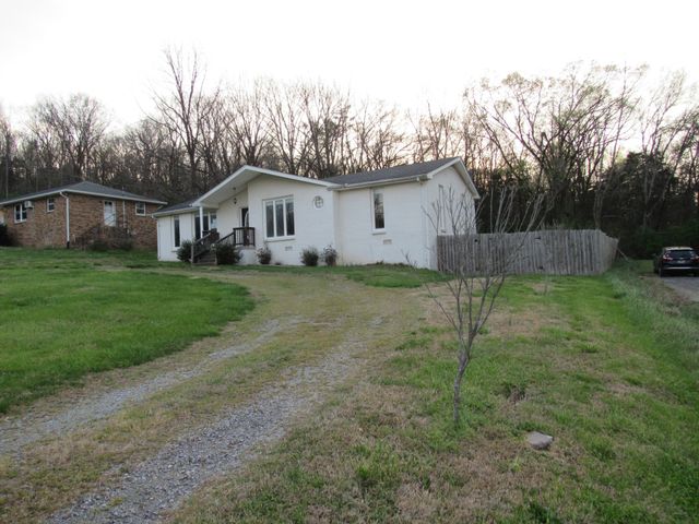 1842 Holloway Cir, Lebanon, TN 37090