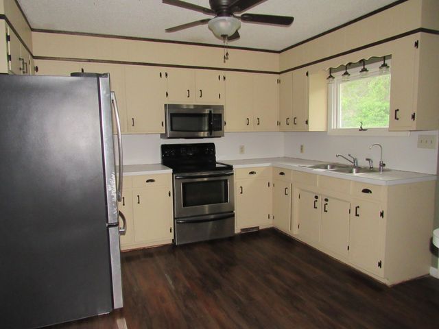 1842 Holloway Cir, Lebanon, TN 37090