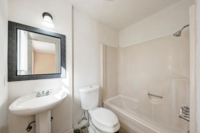 1307 Meadgreen DR, Austin, TX 78758