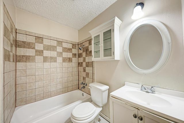 1307 Meadgreen DR, Austin, TX 78758