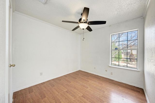 1307 Meadgreen DR, Austin, TX 78758