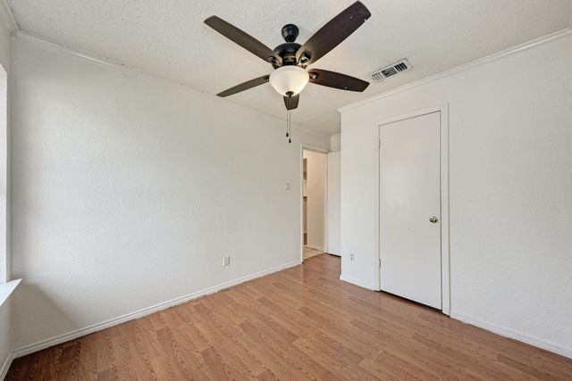 1307 Meadgreen DR, Austin, TX 78758